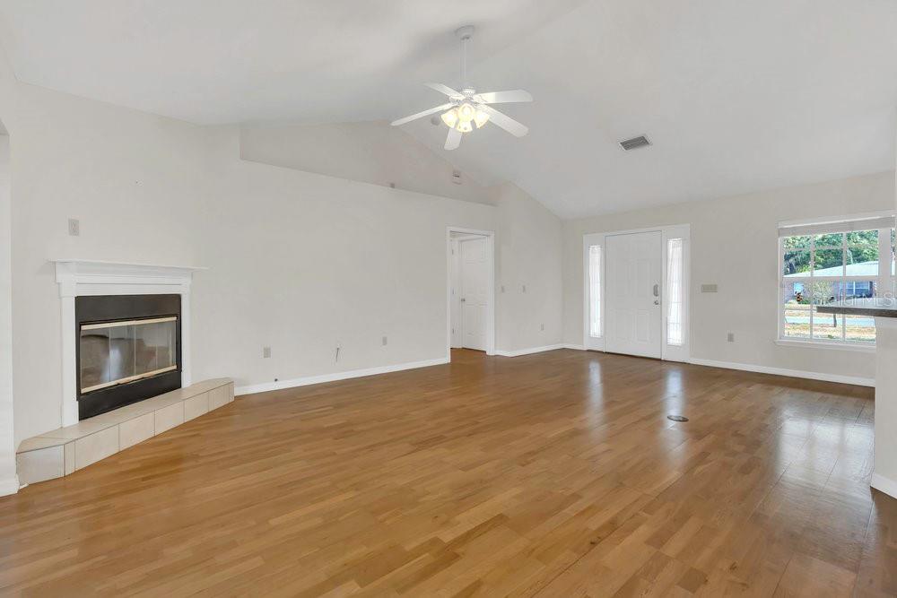 4885 MEADOW DRIVE