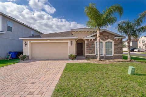Photo of 2721 Dolfino Drive, Saint Cloud, FL 34772 (MLS # S5148432)