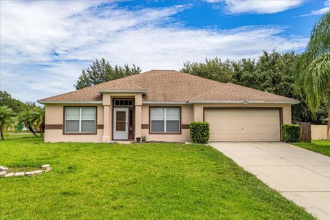 Photo of 2235 Lake Pointe Circle, Leesburg, FL 34748 (MLS # G5099939)