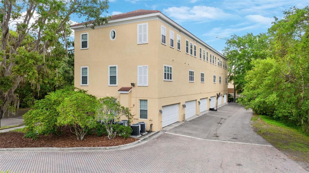 Photo of 918 Sombra St, Tampa, FL 33619 (MLS # TB8390487)