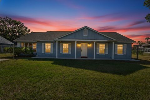 Photo of 9609 Starlite Drive, Riverview, FL 33578 (MLS # TB8446162)