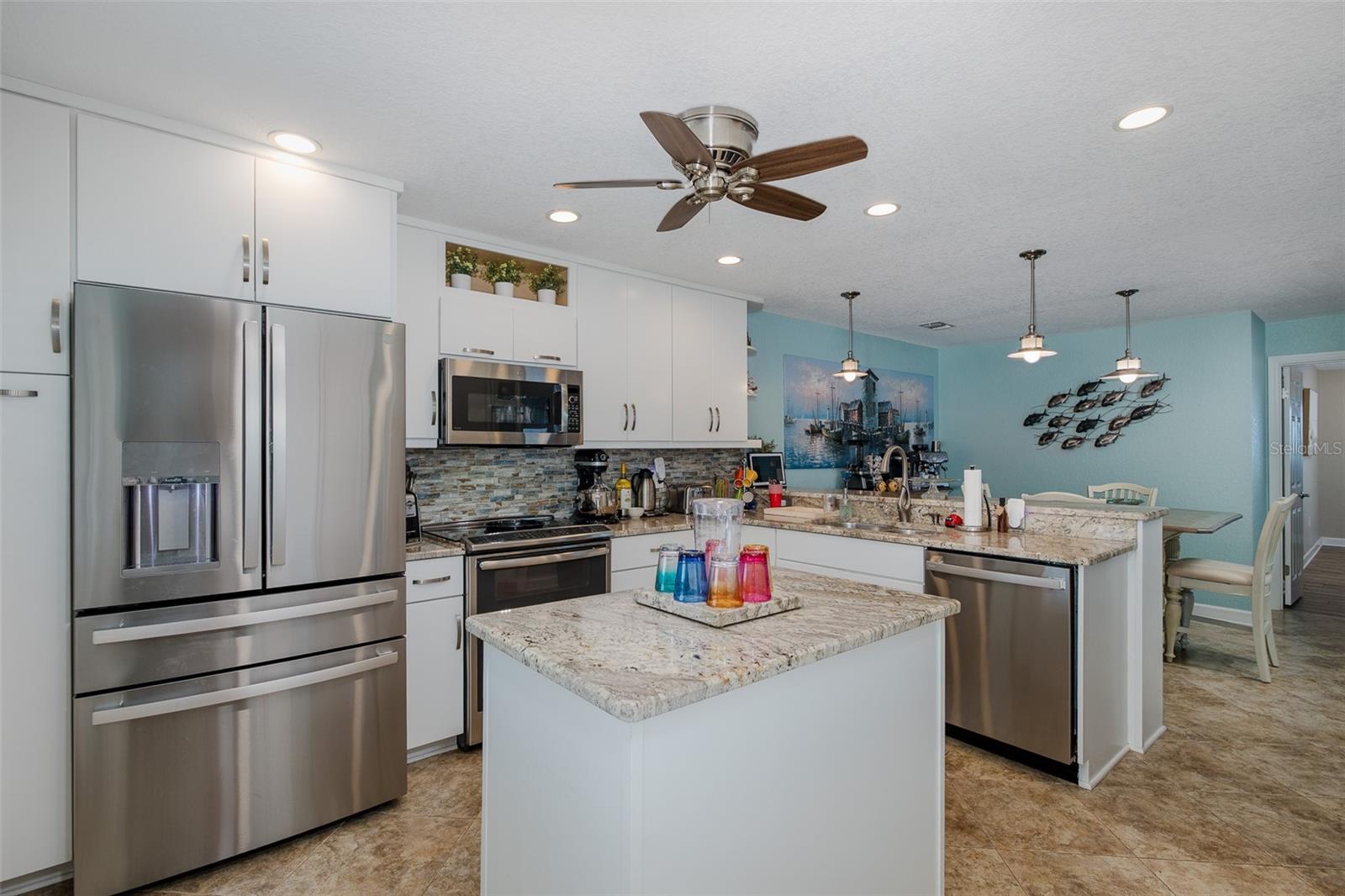 SAND PEBBLE POINTE CONDO 01 AMD 02 - Residential