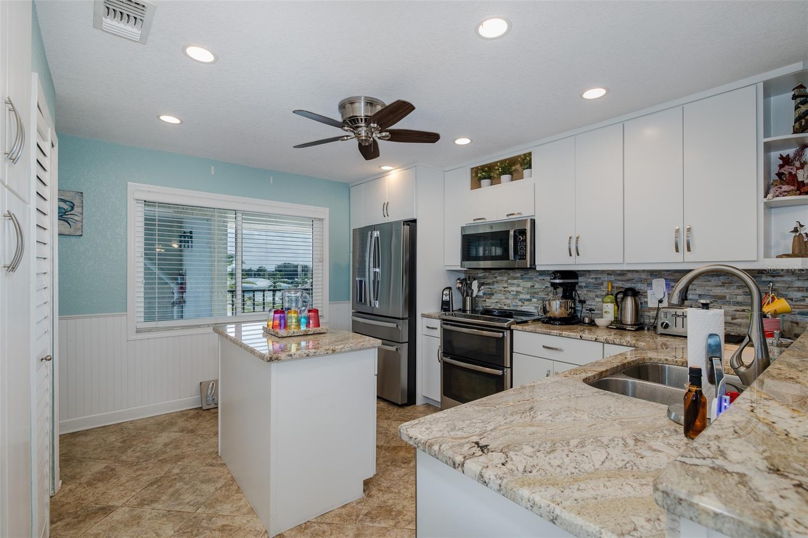 SAND PEBBLE POINTE CONDO 01 AMD 02 - Residential