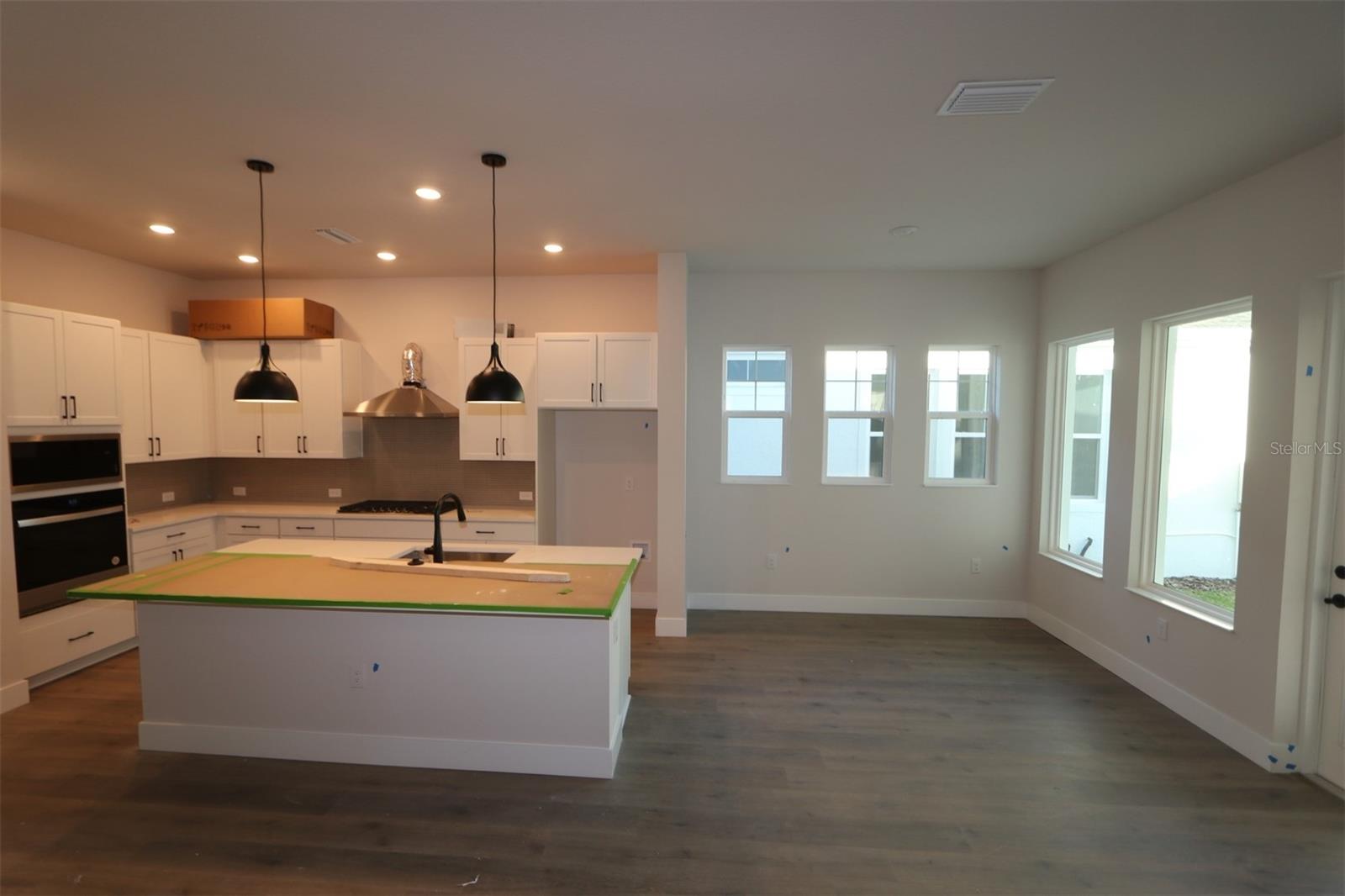 EMERALD LANDING AT WATERSIDE - Residential