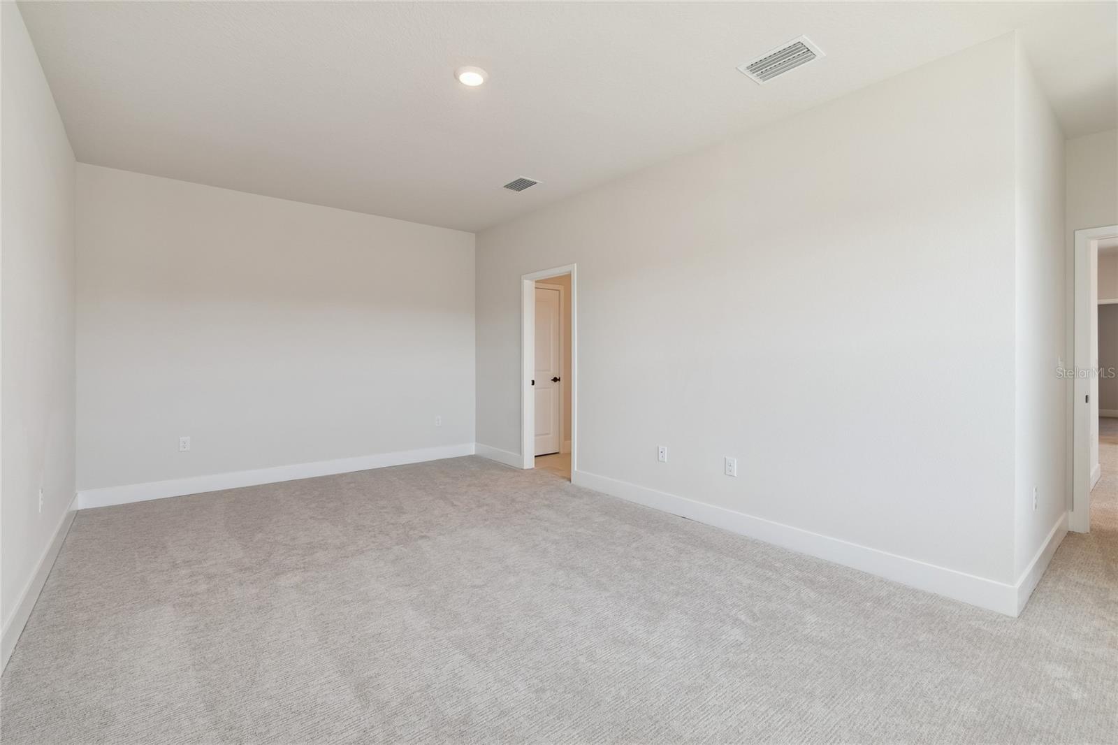 EMERALD LANDING AT WATERSIDE - Residential