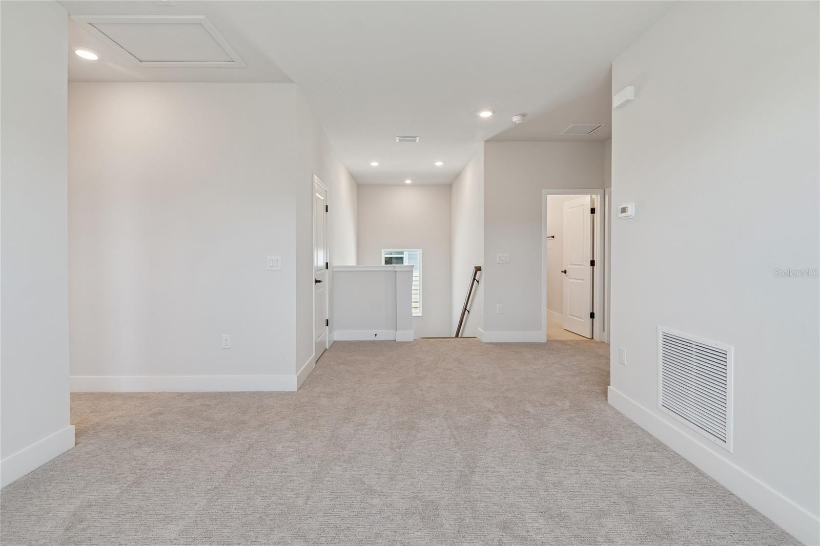 EMERALD LANDING AT WATERSIDE - Residential