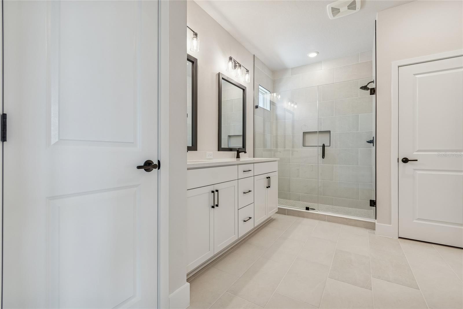 EMERALD LANDING AT WATERSIDE - Residential