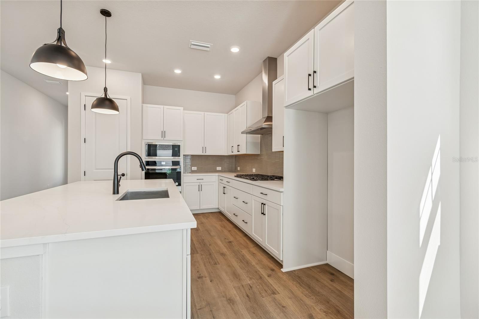 EMERALD LANDING AT WATERSIDE - Residential