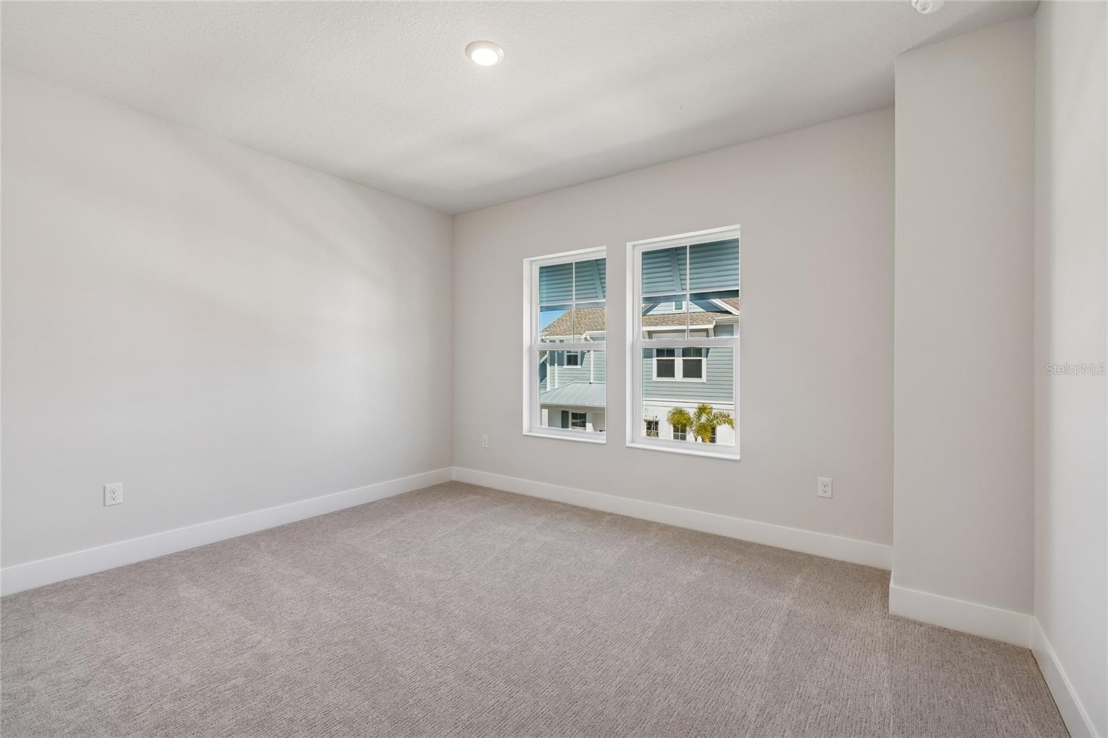 EMERALD LANDING AT WATERSIDE - Residential