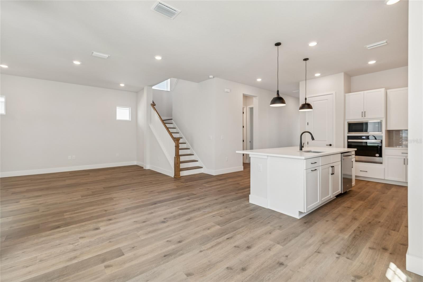 EMERALD LANDING AT WATERSIDE - Residential