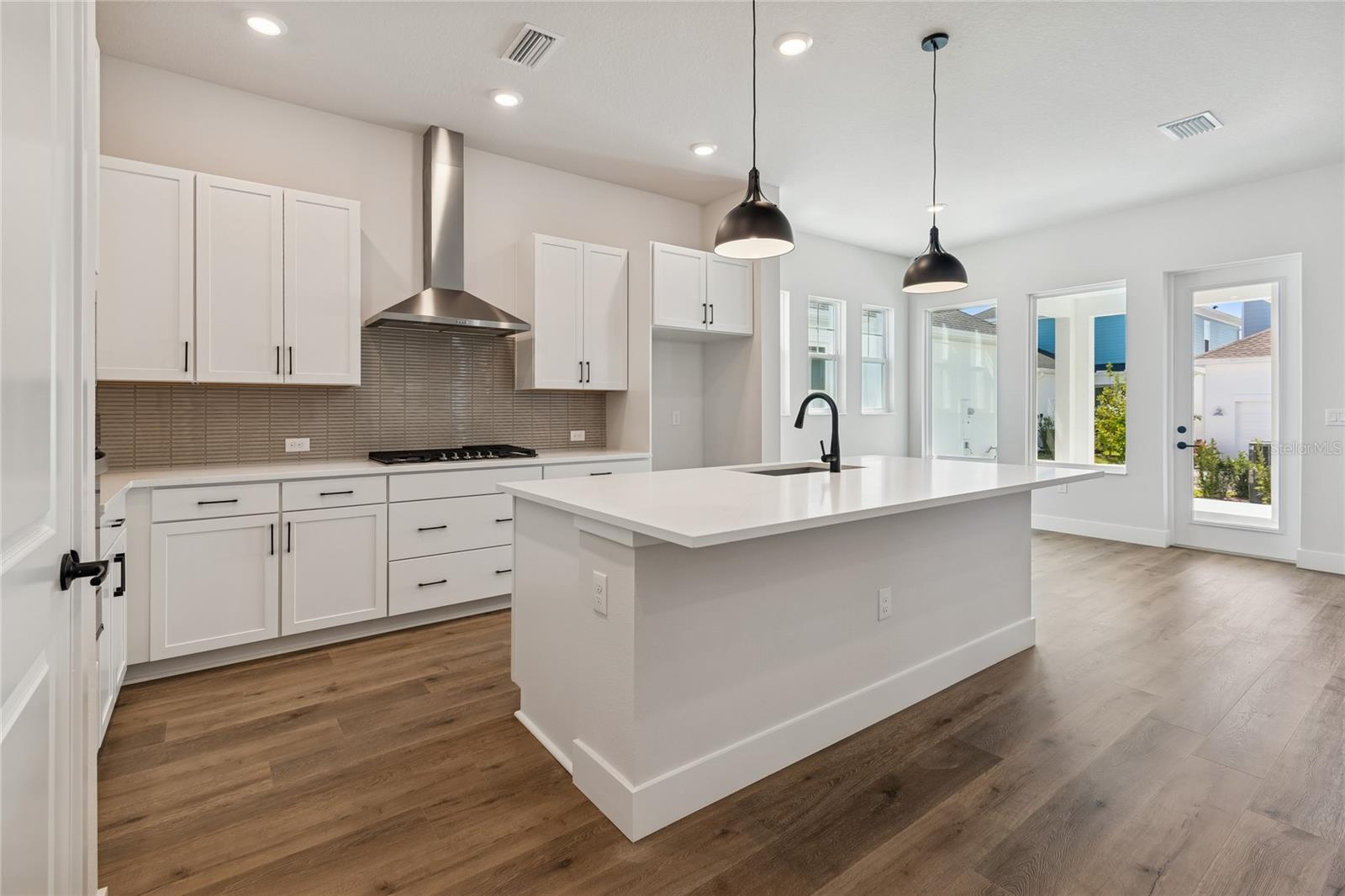 EMERALD LANDING AT WATERSIDE - Residential