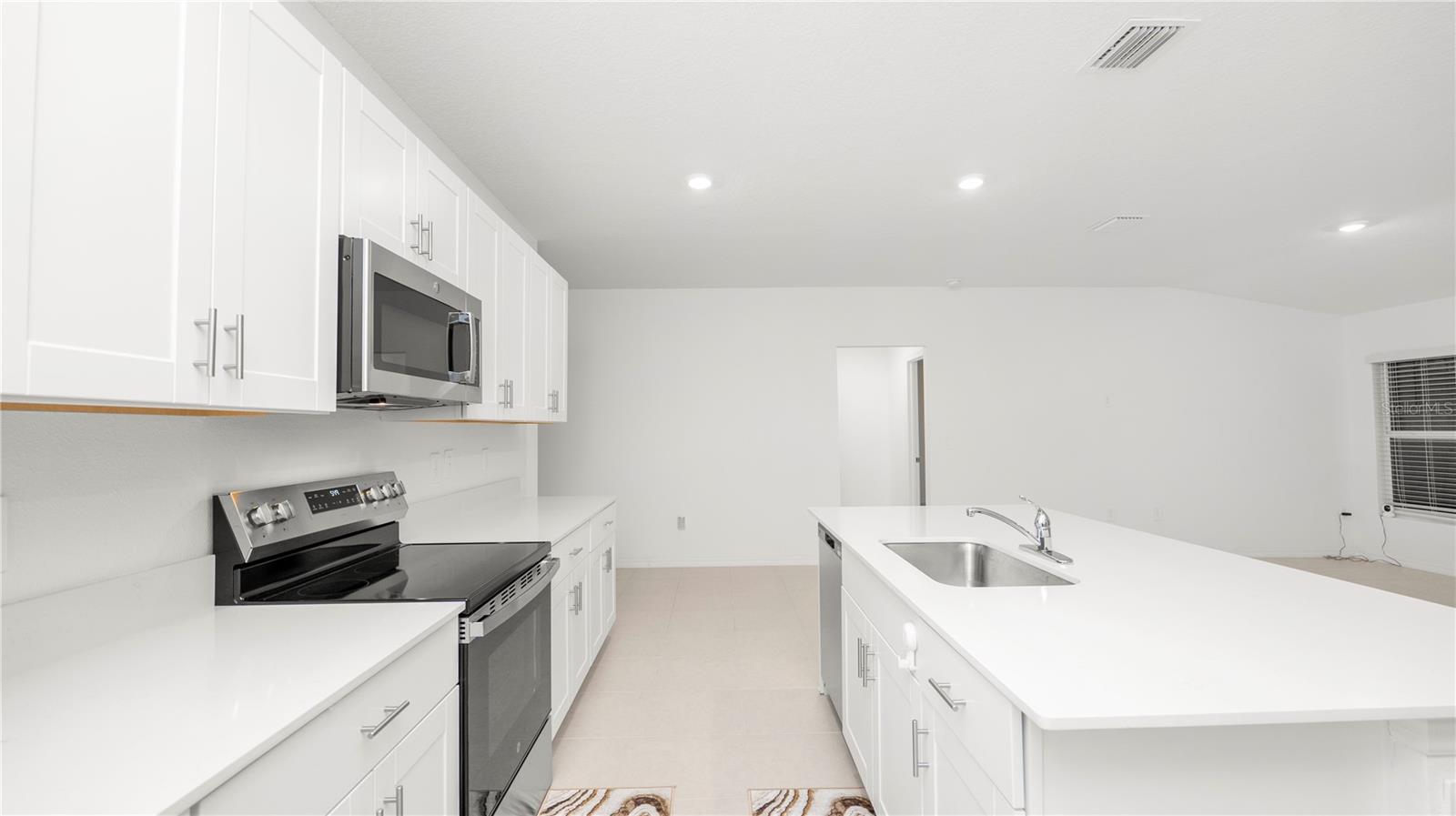 CYPRESS POINT AT LAKE PARKER MANORS - Residential