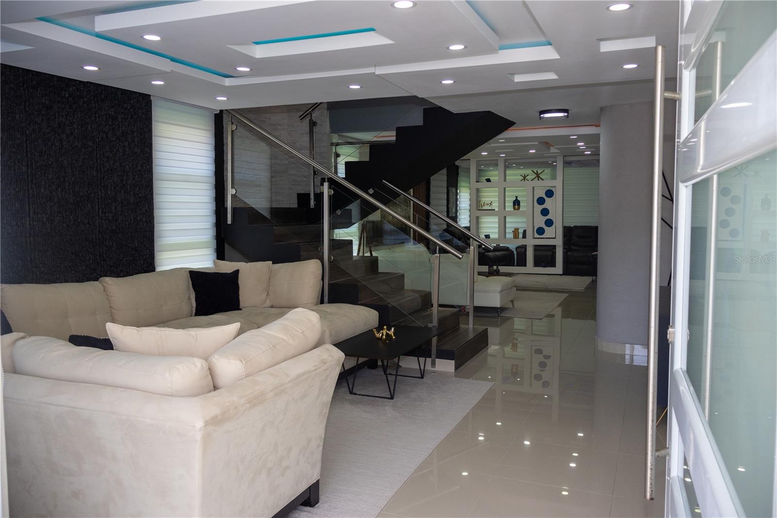 PASEOS LAS OLAS - Residential