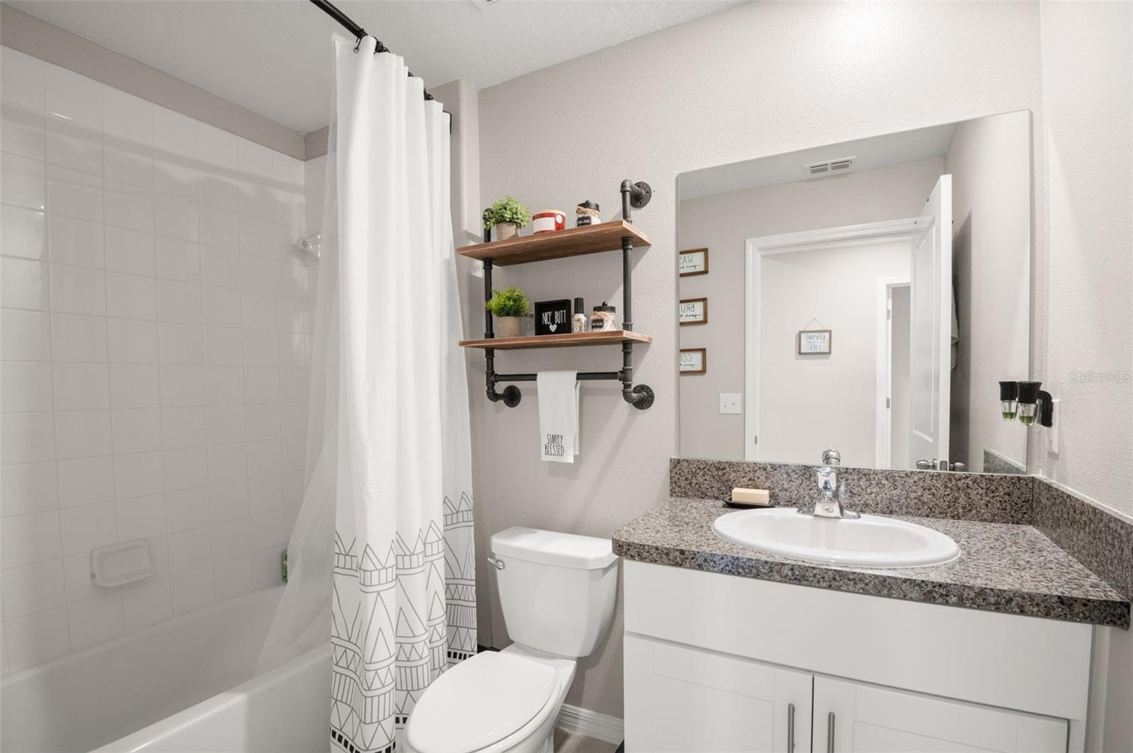 LAKESIDE PH 4 - Residential