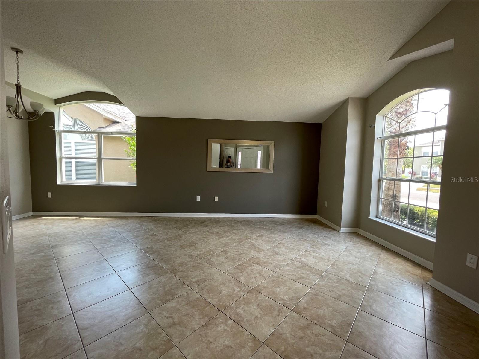 PARKSTONE UNIT 4 - Residential Lease