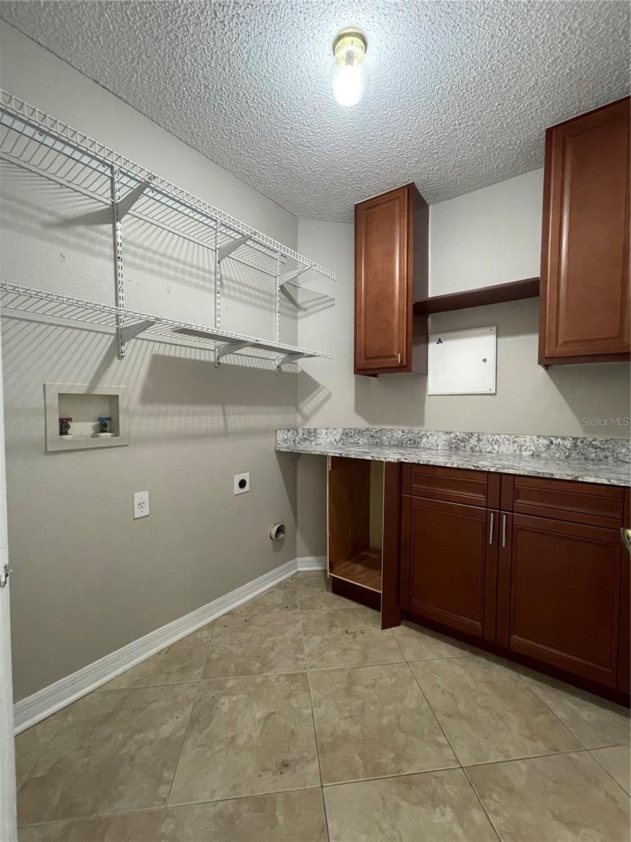 PARKSTONE UNIT 4 - Residential Lease