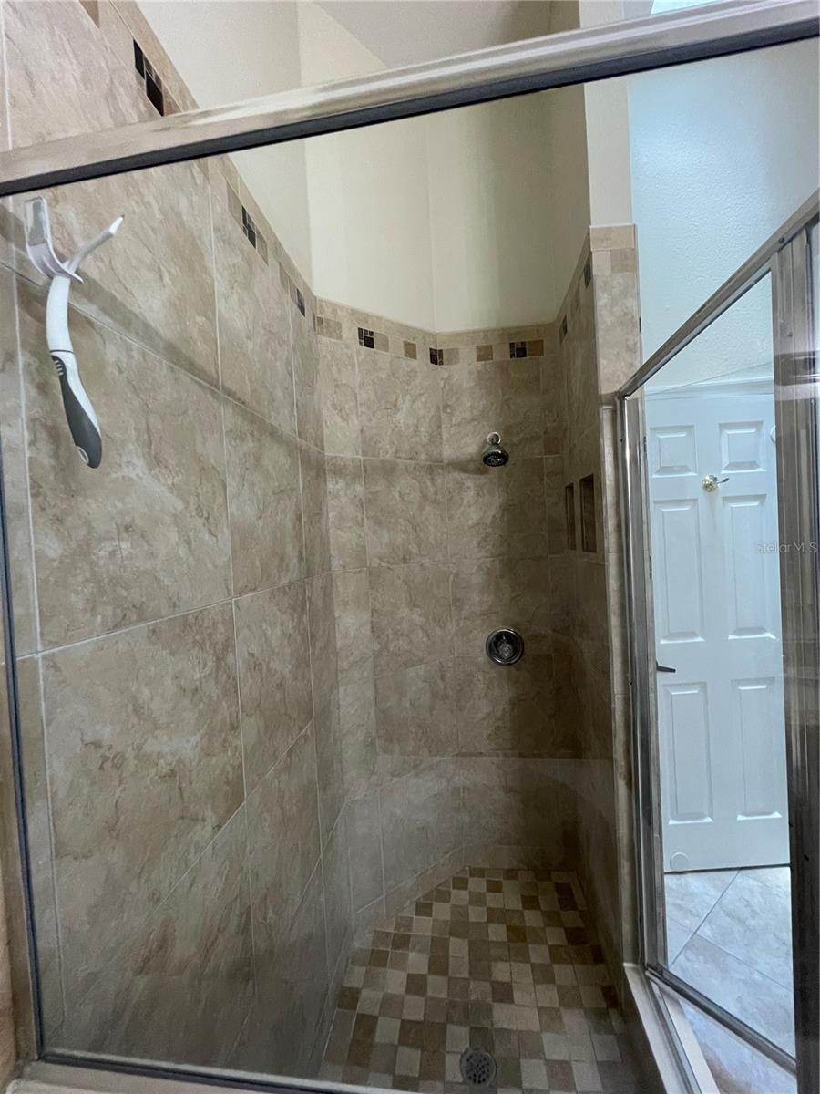 PARKSTONE UNIT 4 - Residential Lease