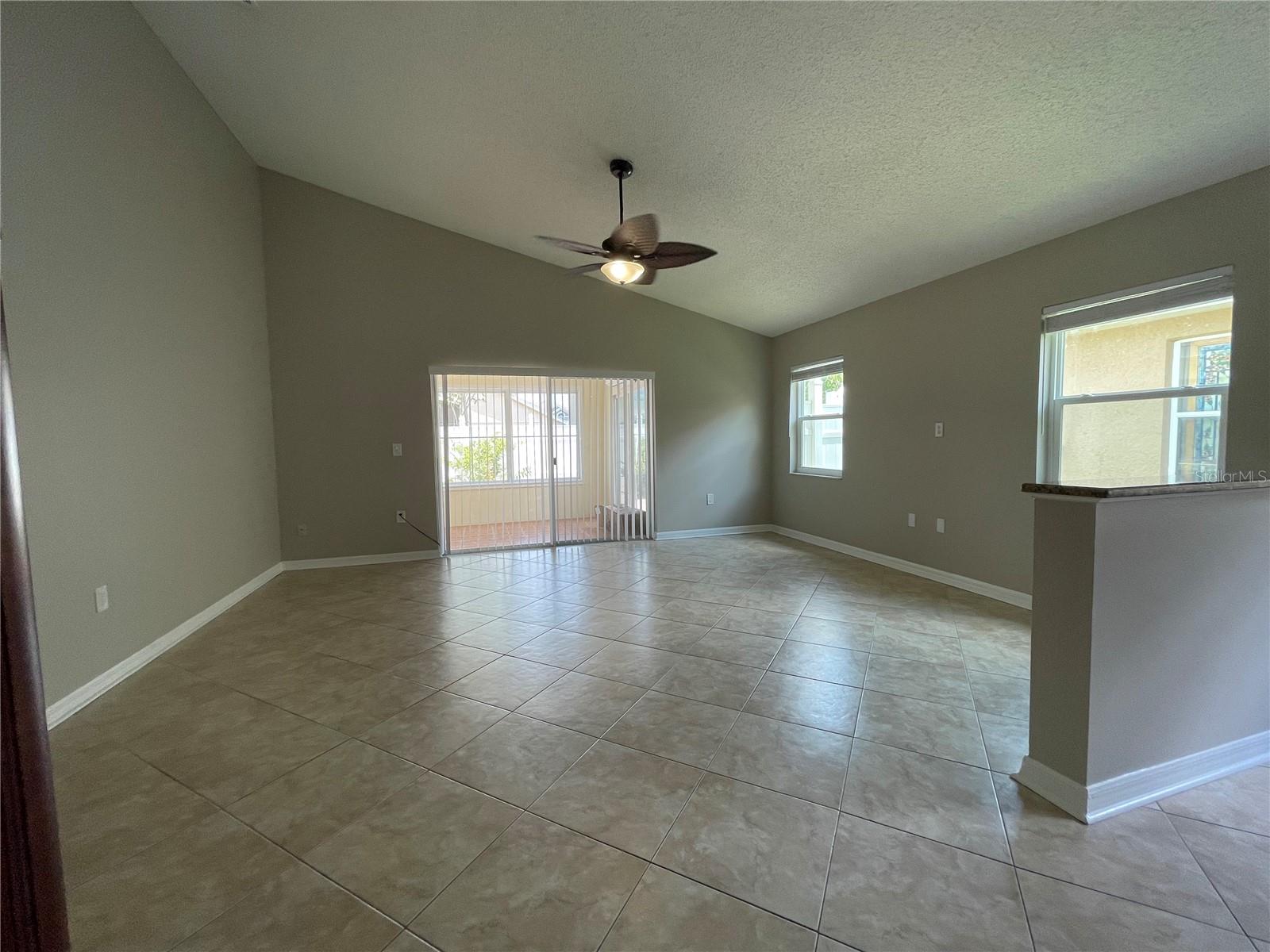 PARKSTONE UNIT 4 - Residential Lease