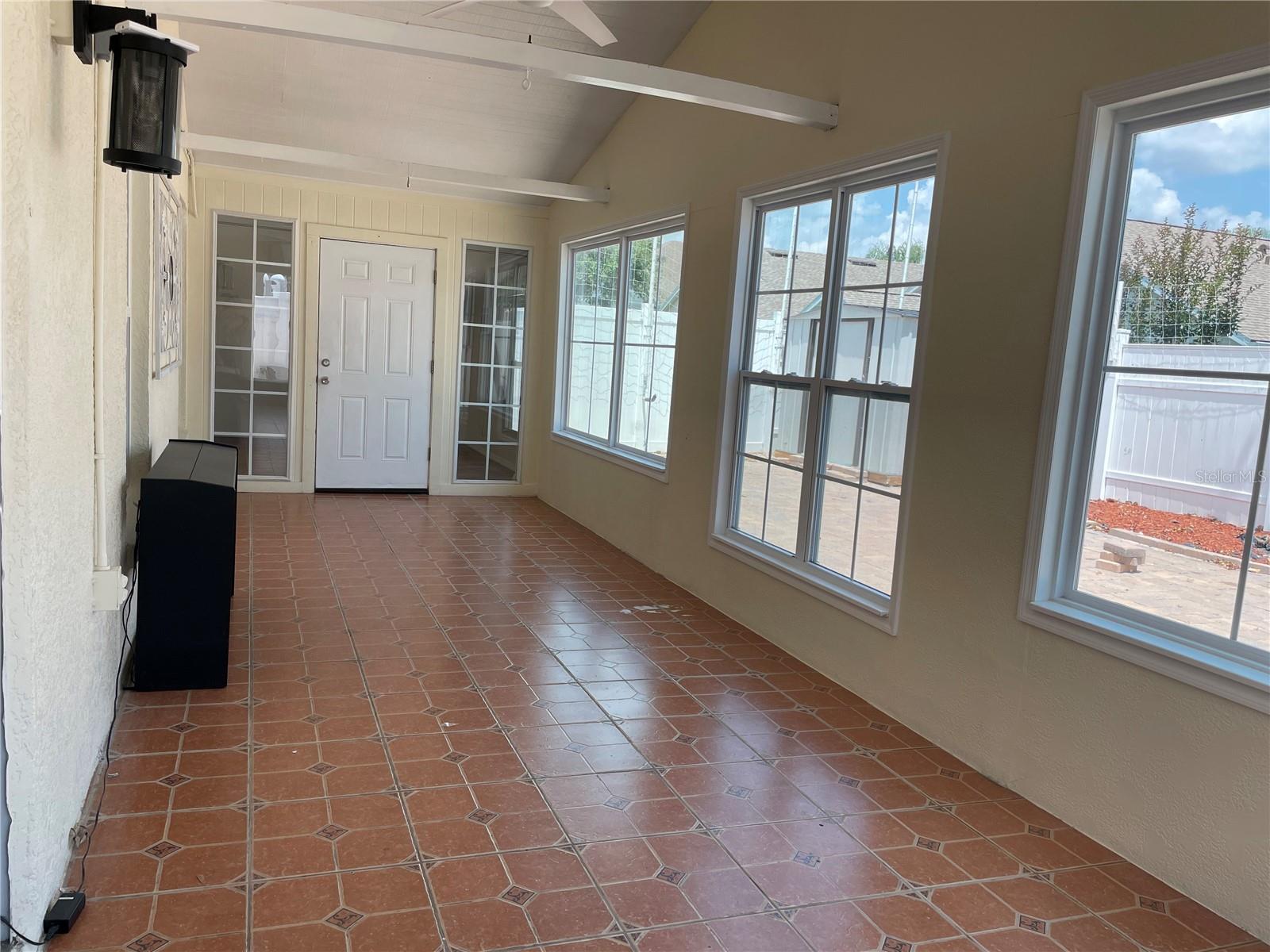 PARKSTONE UNIT 4 - Residential Lease