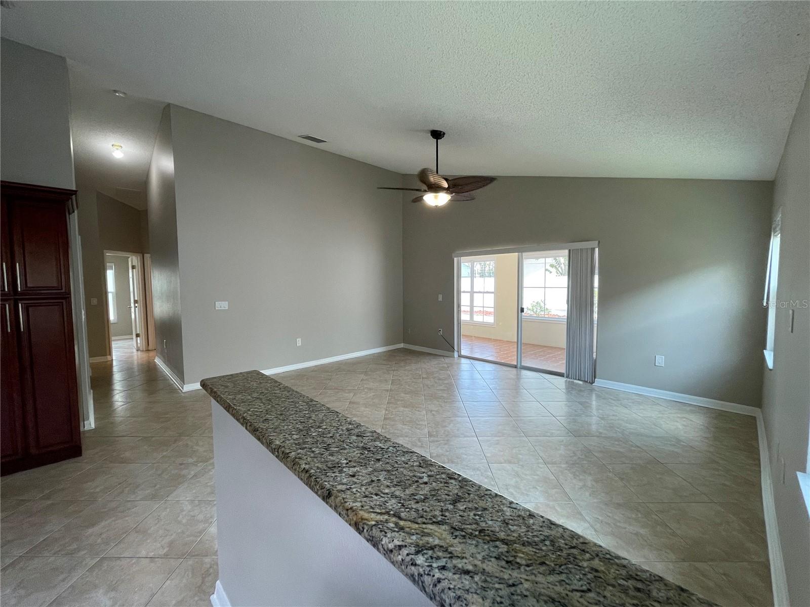 PARKSTONE UNIT 4 - Residential Lease