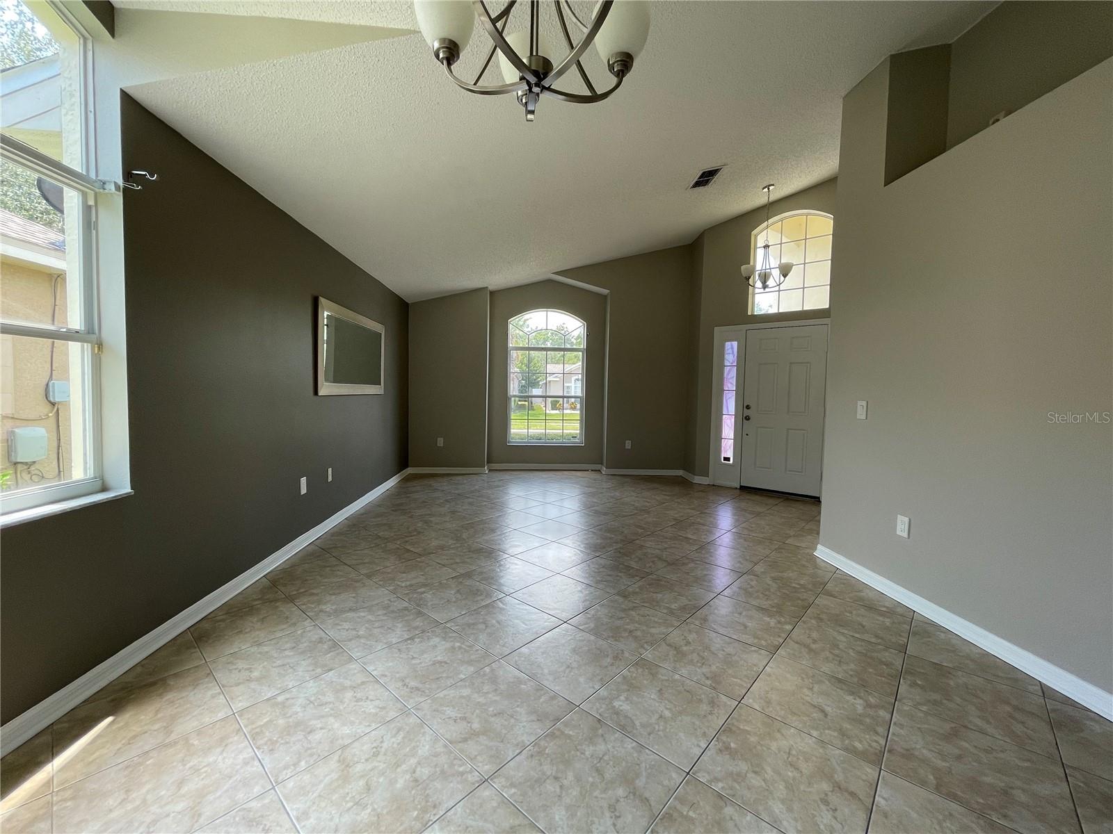 PARKSTONE UNIT 4 - Residential Lease