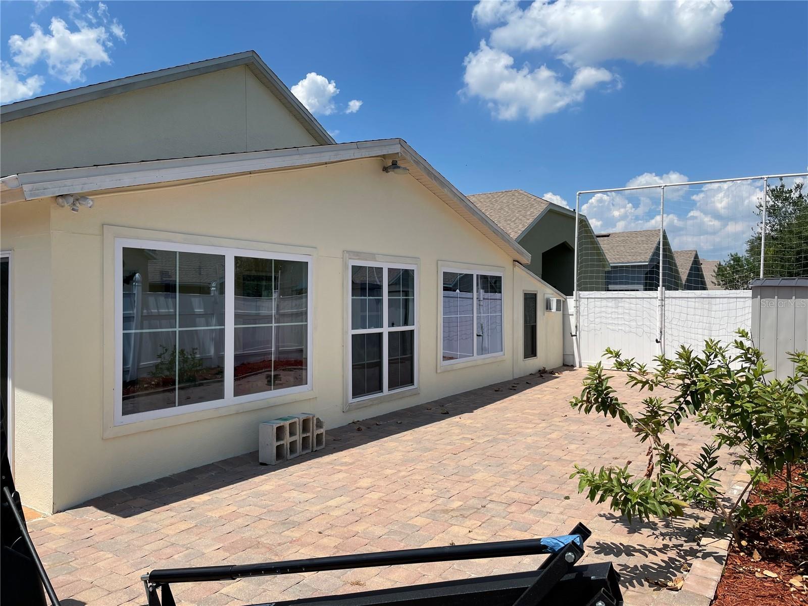 PARKSTONE UNIT 4 - Residential Lease