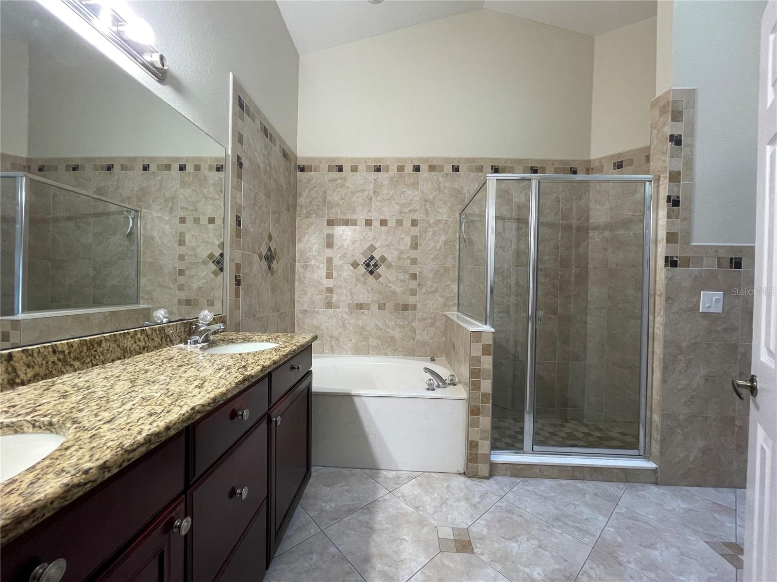 PARKSTONE UNIT 4 - Residential Lease