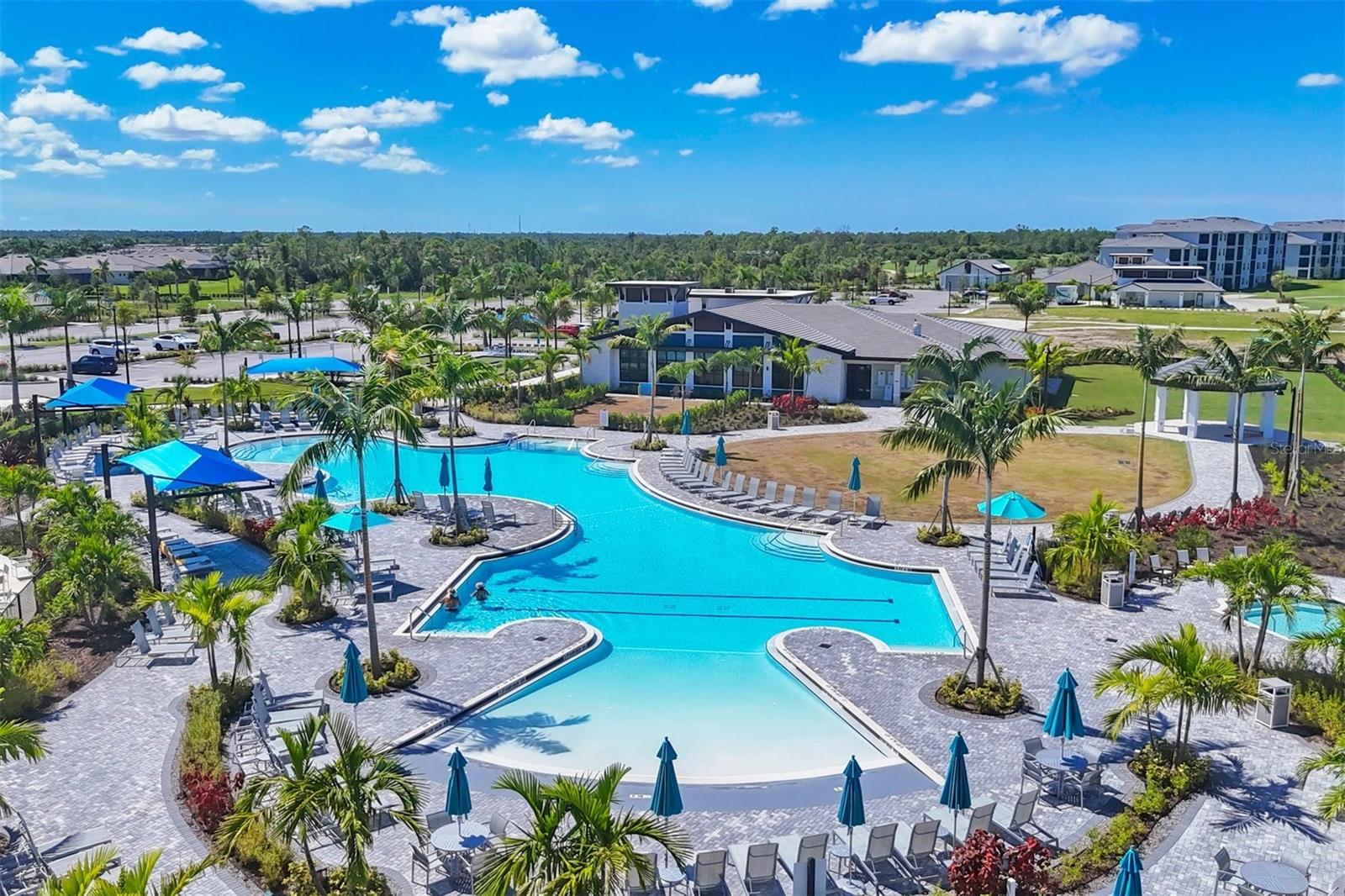 WELLEN PARK GOLF & COUNTRY CLUB - Residential