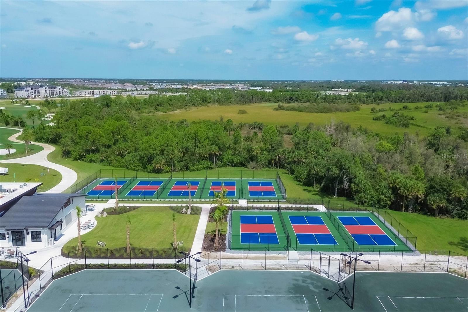 WELLEN PARK GOLF & COUNTRY CLUB - Residential