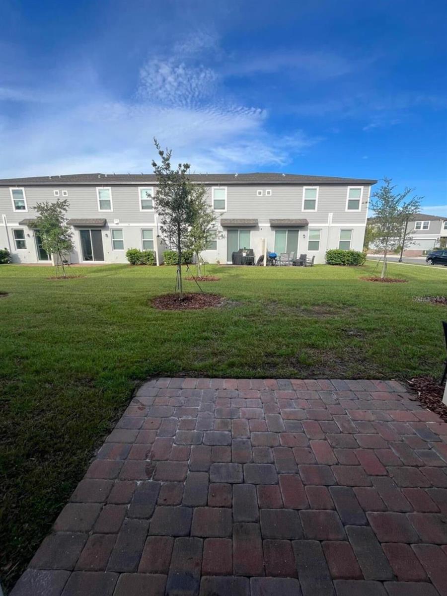 THE MEADOW AT CROSSPRAIRIE TOWNES - Residential Lease