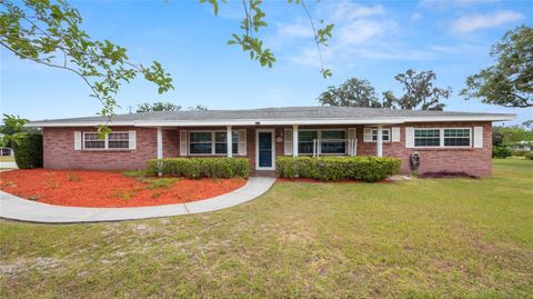 A home in LAKELAND