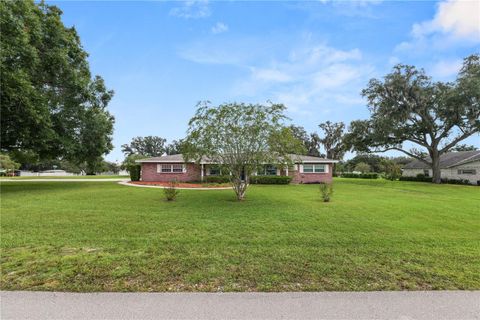 A home in LAKELAND