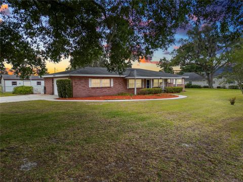 A home in LAKELAND