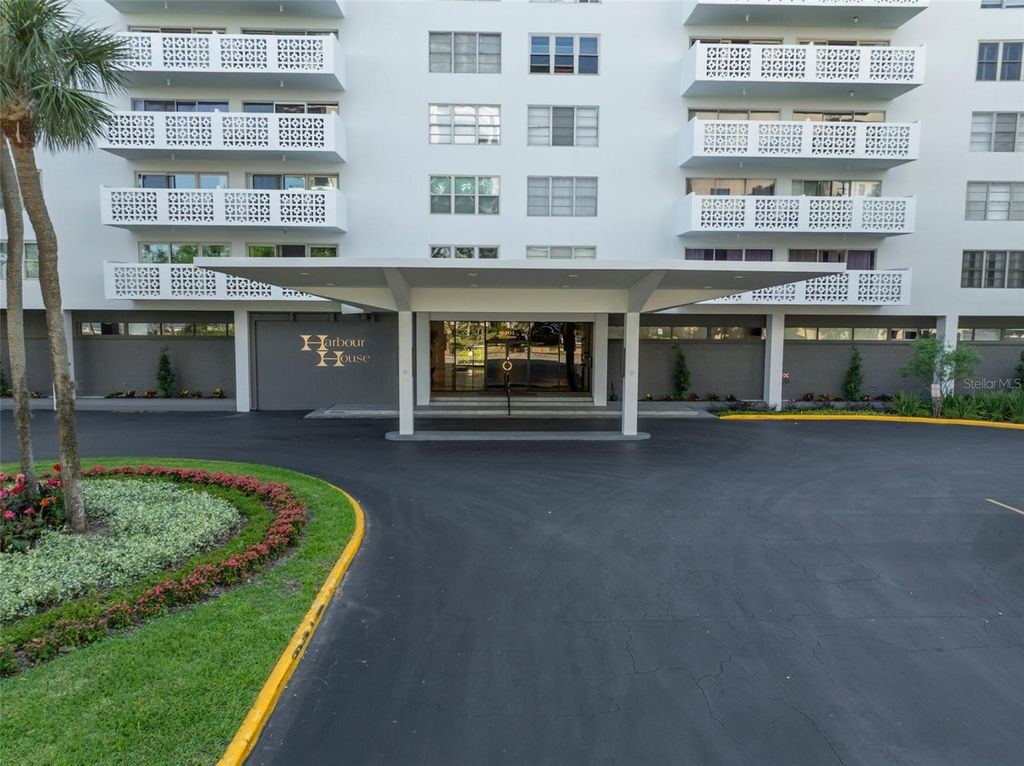 Photo of 2401 Bayshore Boulevard #1204, Tampa, FL 33629 (MLS # C7508541)