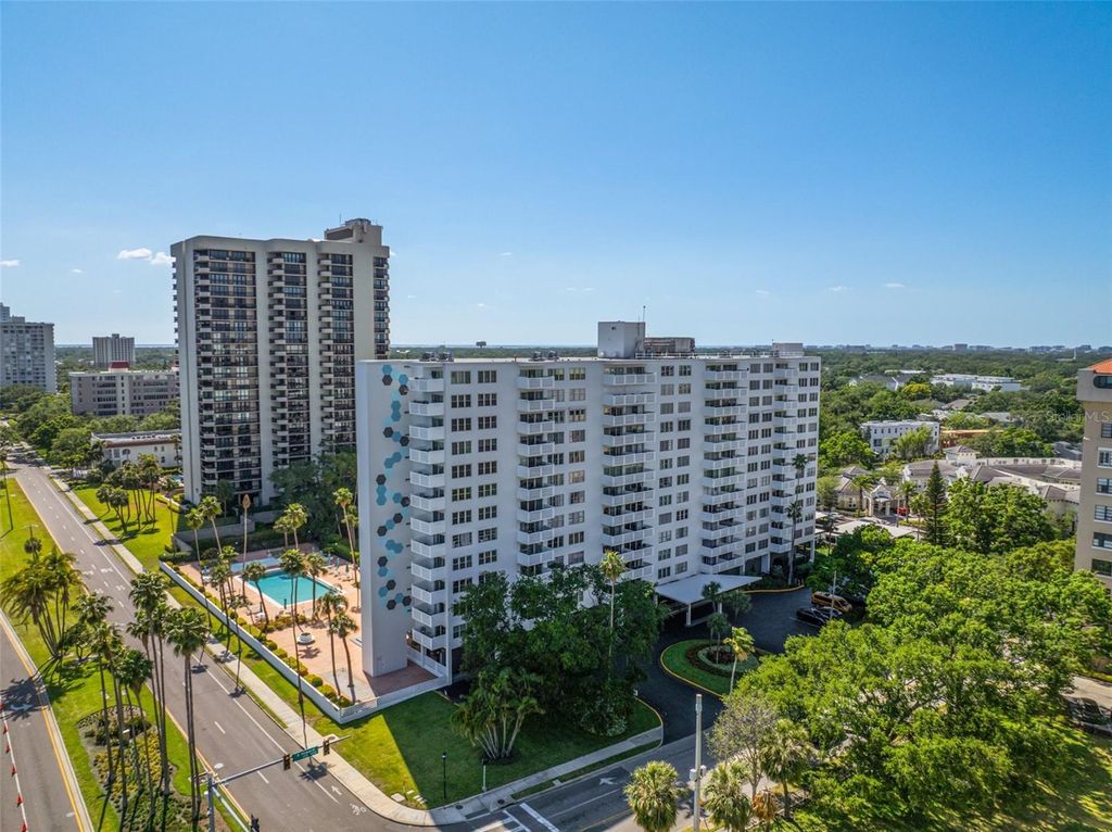Photo of 2401 Bayshore Boulevard #1204, Tampa, FL 33629 (MLS # C7508541)