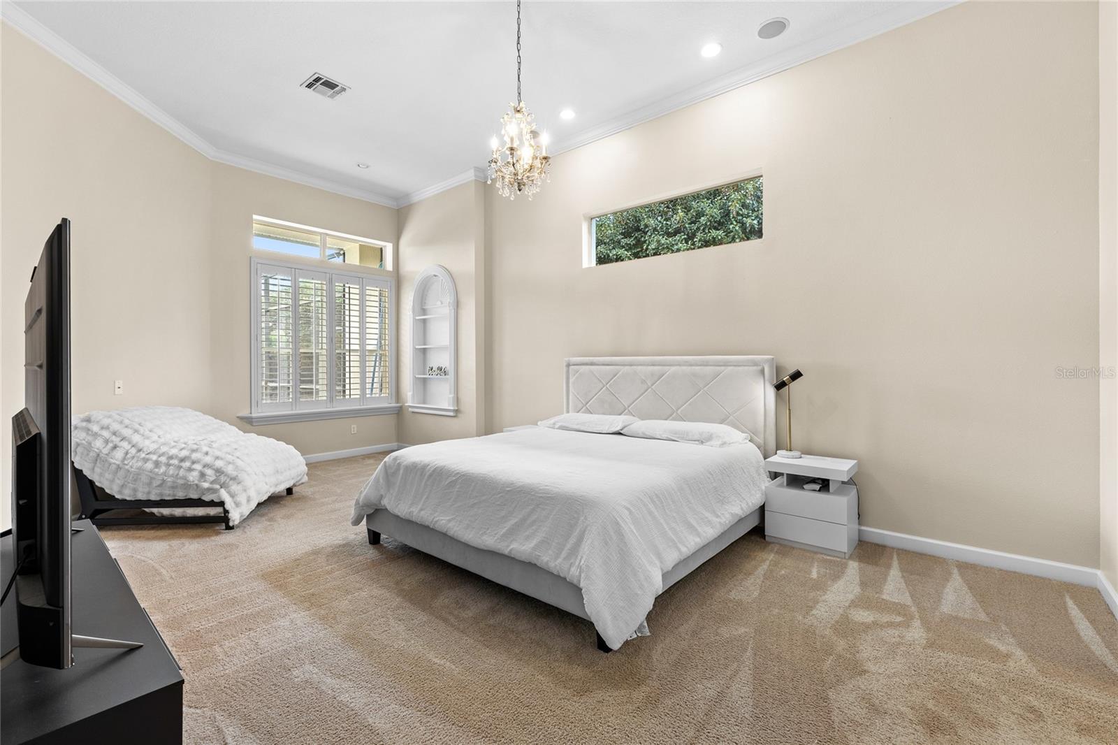 BURLINGTON OAKS / HEATHROW - Residential