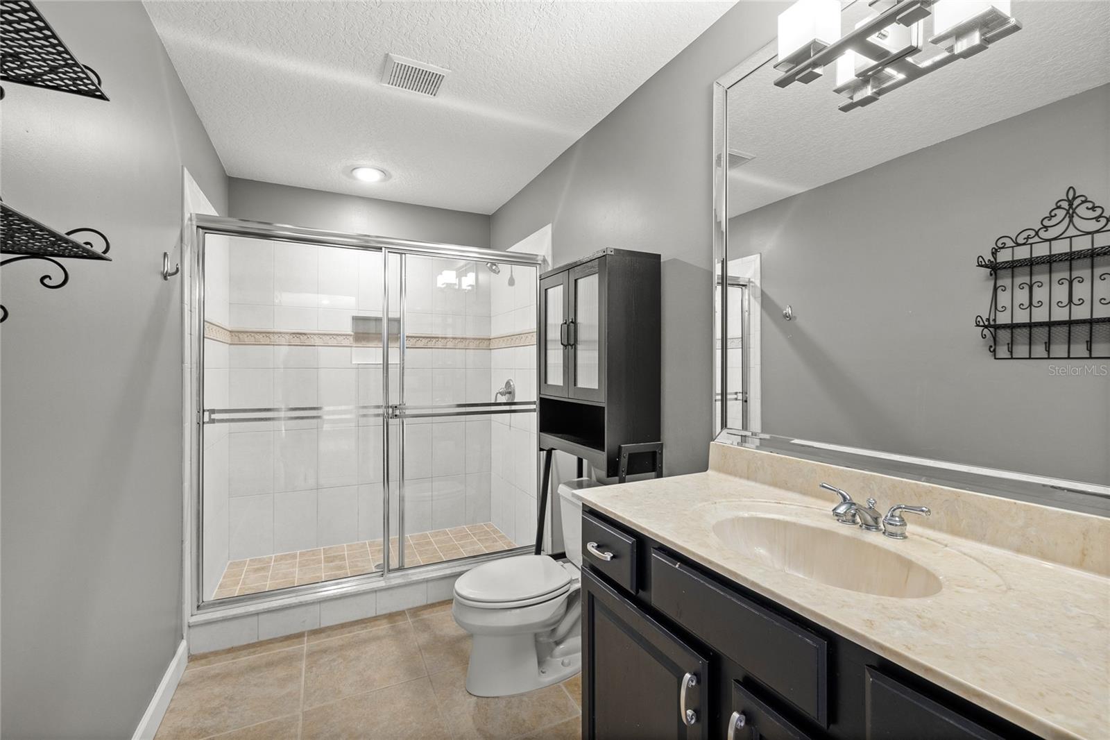 BURLINGTON OAKS / HEATHROW - Residential