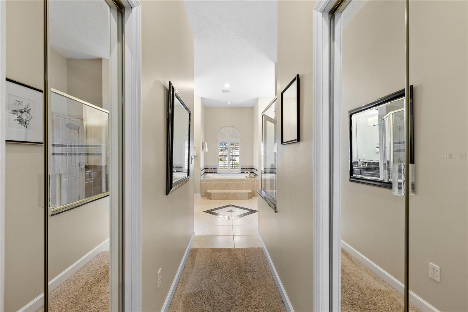 BURLINGTON OAKS / HEATHROW - Residential