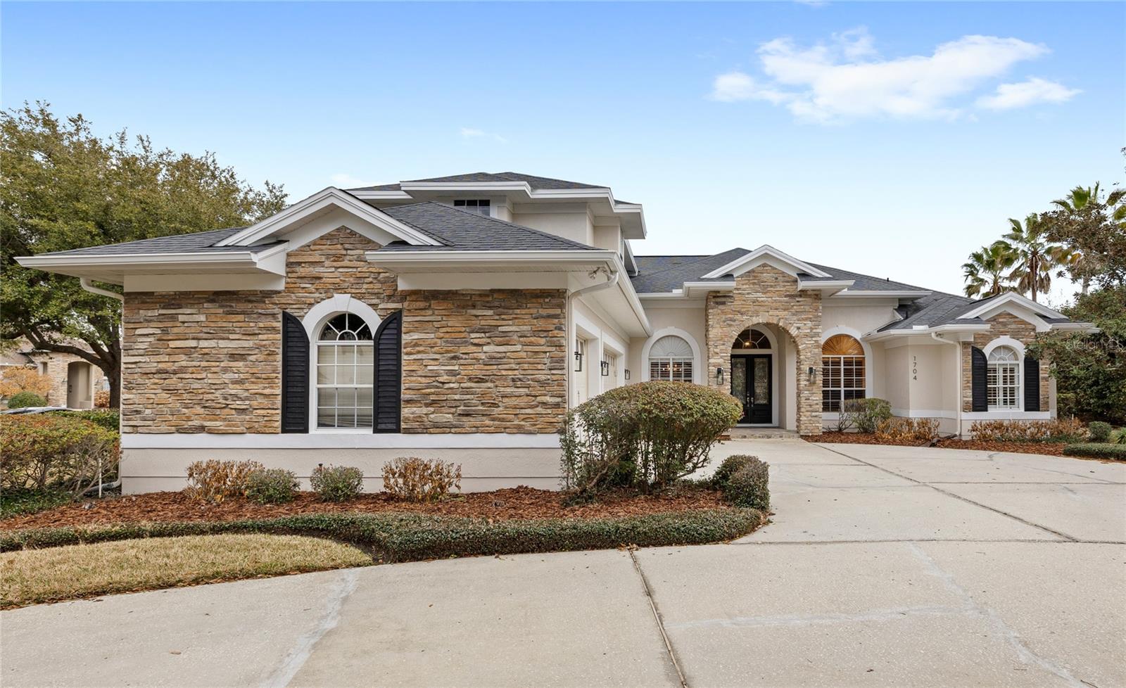 BURLINGTON OAKS / HEATHROW - Residential