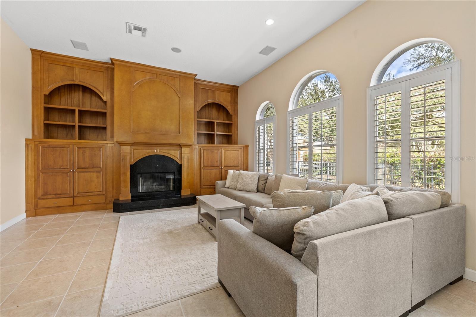 BURLINGTON OAKS / HEATHROW - Residential