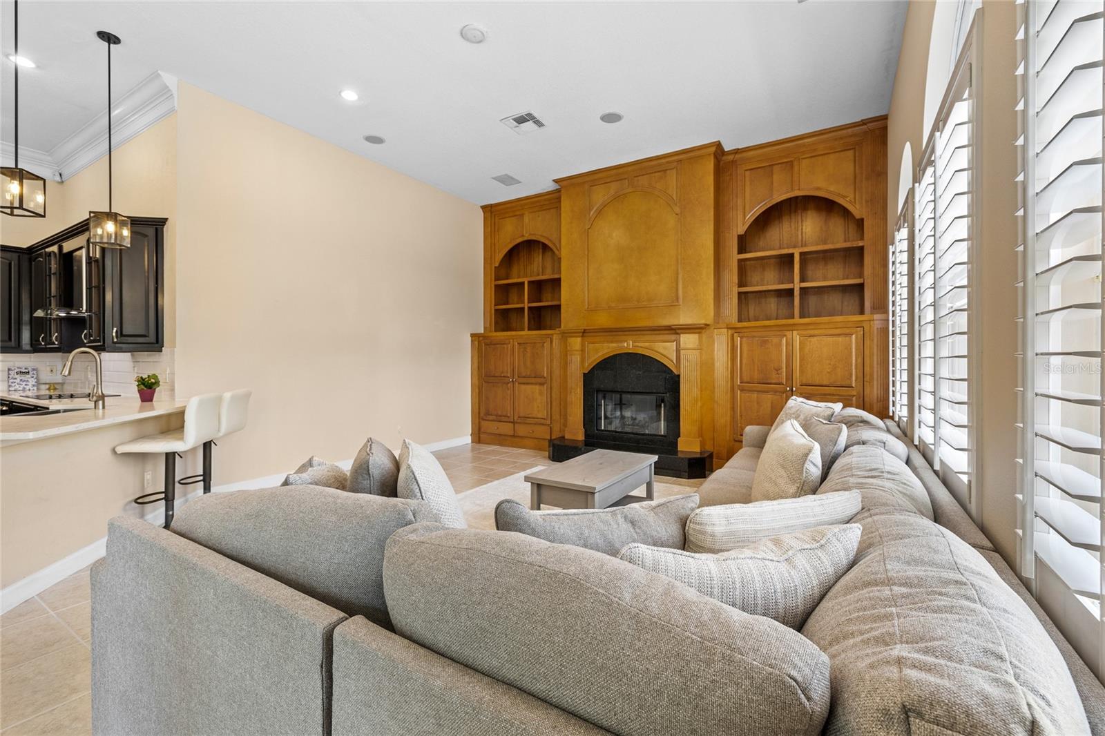 BURLINGTON OAKS / HEATHROW - Residential