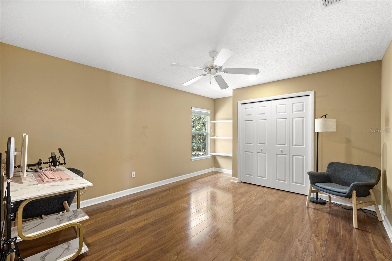 BURLINGTON OAKS / HEATHROW - Residential