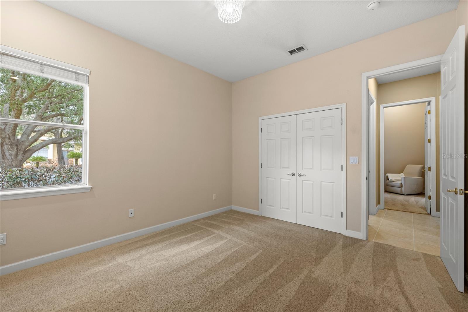 BURLINGTON OAKS / HEATHROW - Residential