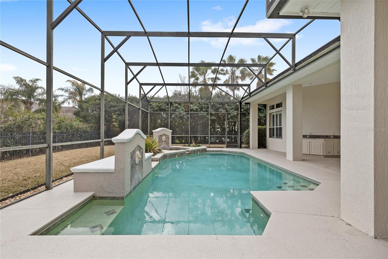 BURLINGTON OAKS / HEATHROW - Residential