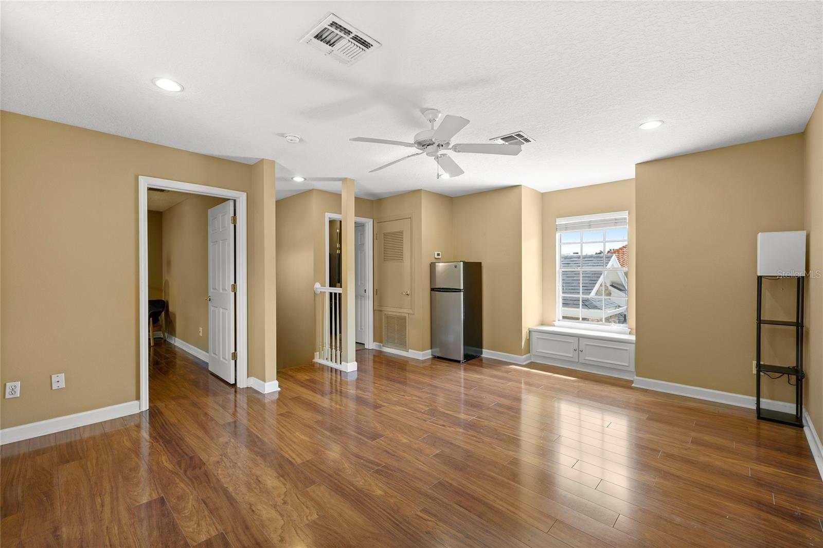 BURLINGTON OAKS / HEATHROW - Residential