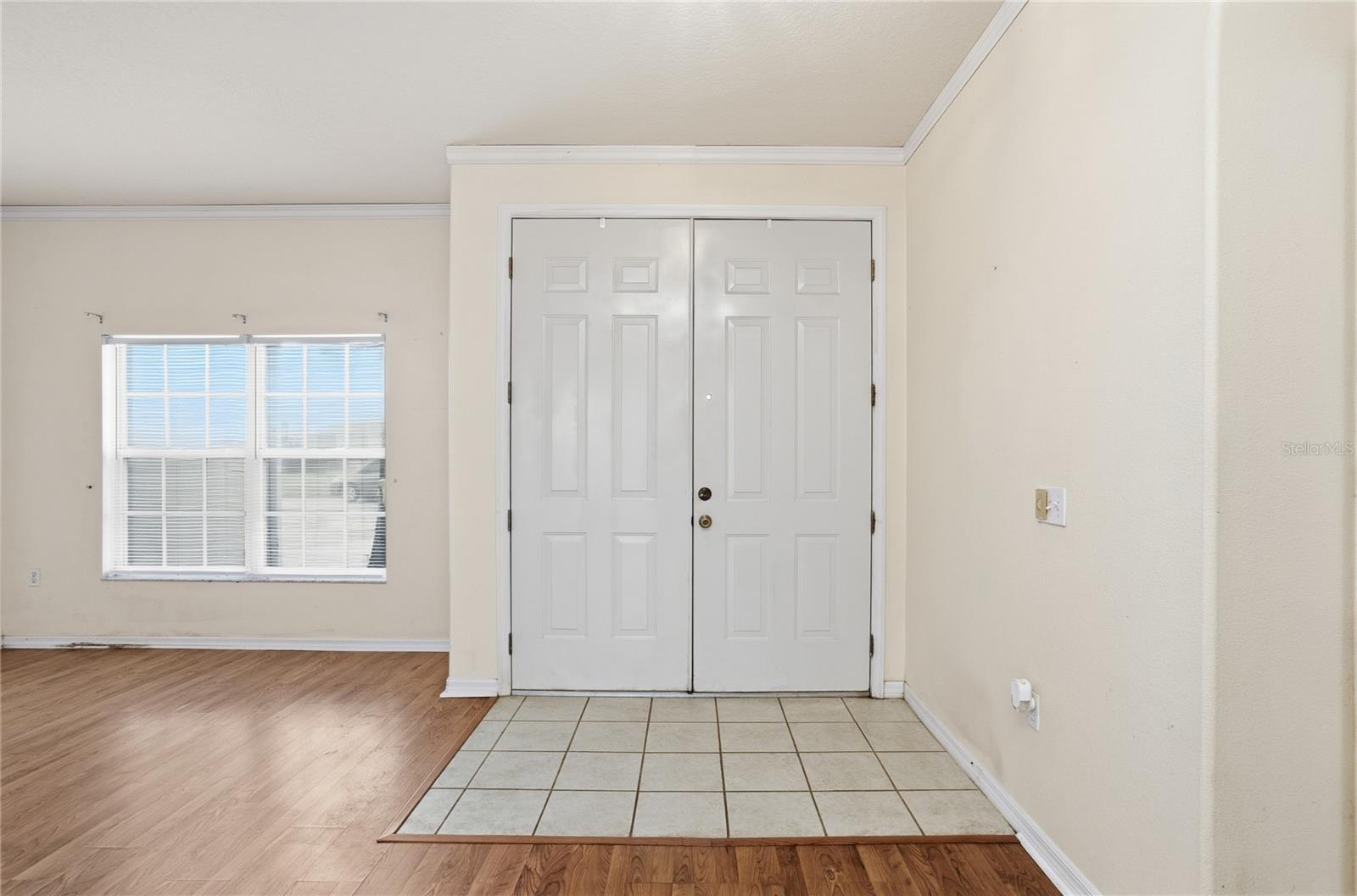 424 STONEHENGE CIRCLE