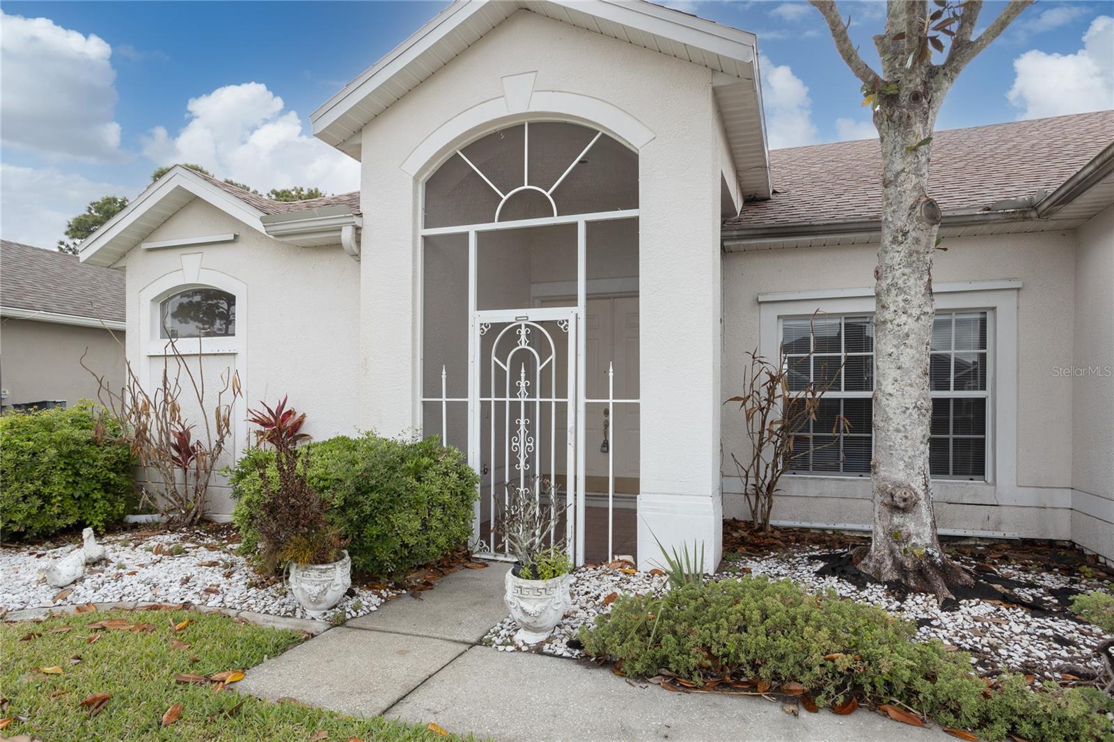 424 STONEHENGE CIRCLE