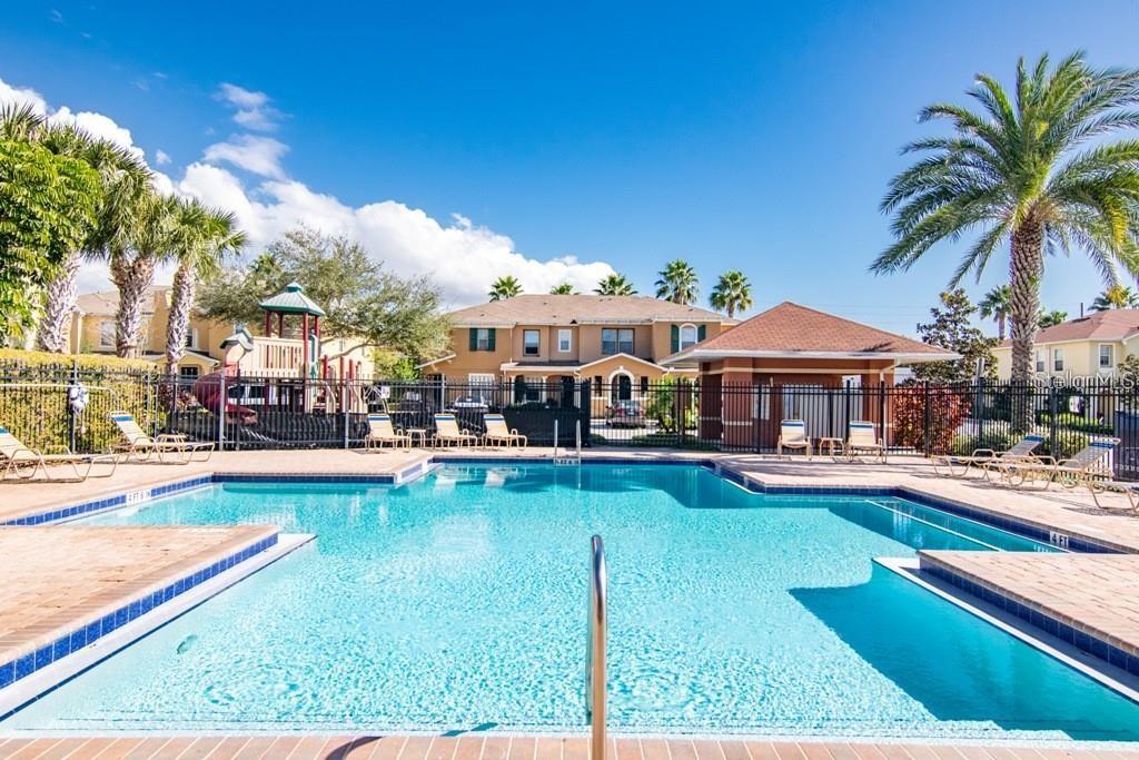 SUNSET POINTE TWNHMS - Residential