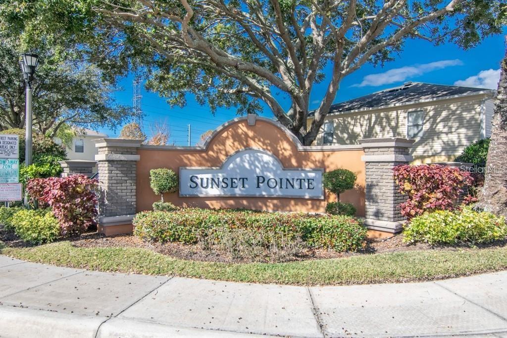 SUNSET POINTE TWNHMS - Residential