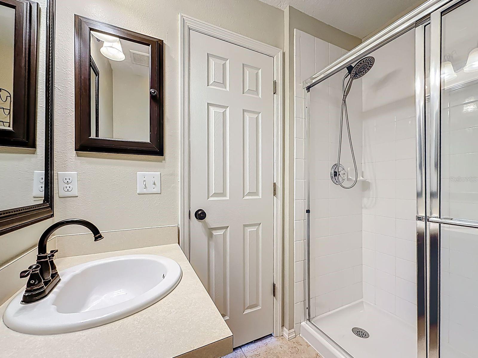 SUNSET POINTE TWNHMS - Residential